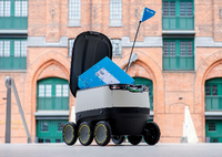 Pakete mit einem Gewicht von bis zu zehn Kilogramm kann der Roboter transportieren. Foto: dpa