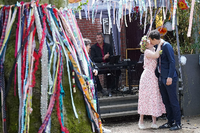 Beim Pop-up-Hochzeitsfestival konnten Paare spontan und kostenfrei heiraten. Foto: dpa/Jörg Carstensen