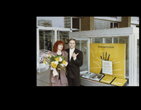 Das Hochzeitsbild vom 5. April 1989 vor dem Kino International. Dort wurde gerade der Film „Schrei nach Freiheit“ gezeigt. Foto: Stiftung Haus der Geschichte der Bundesrepublik Deutschland