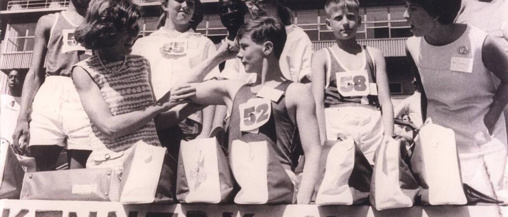 Eunice Kennedy Shriver (l.) ist Begründerin der Special Olympics, die hier 1968 in Chicago stattfanden. 