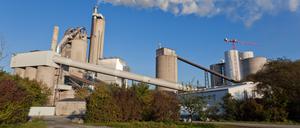 Zementwerk Cemex in Beckum: Rund sieben Prozent der globalen CO₂-Emissionen stammen aus der Zementindustrie.
