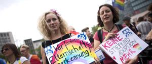 Seit Jahren kämpfen queere Elternpaare für Gleichberechtigung, wie hier beim CSD 2017 in Berlin.