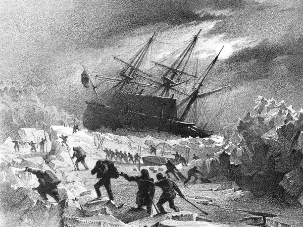 Eine historische Darstellung der HMS Erebus und ihrer Besatzung im Eis Nordkanadas.