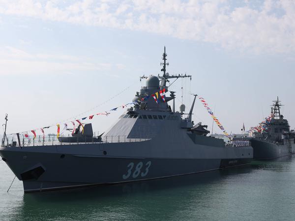 Das zur russischen Schwarzmeerflotte gehörende Patrouillenschiff „Sergej Kotow“ (Archiv)