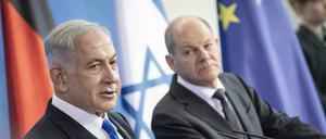 Der israelische Premier Benjamin Netanjahu bei seinem Besuch in Berlin im März neben Bundeskanzler Olaf Scholz