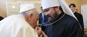 Papst Franziskus und Erzbischof Hilarion in Ungarn.