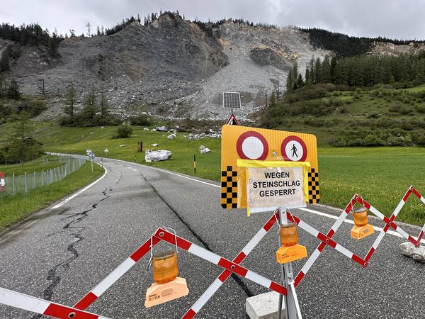Am 11. Mai 2023 starteten die Evakuierungen des Schweizer Bergdorfs Brienz, weil Felsmassen die Ortschaft bedrohen.