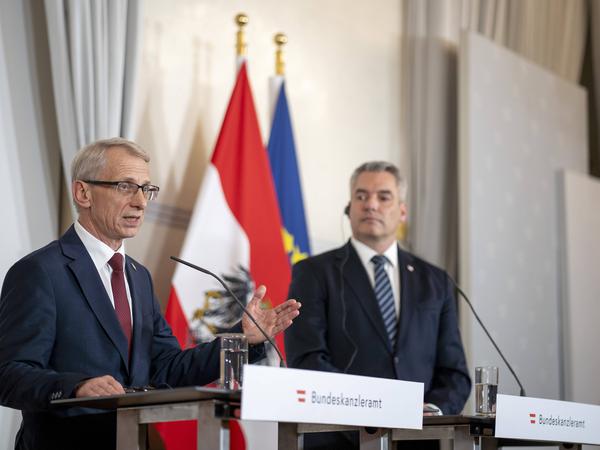 Offizieller Besuch des bulgarischen Premierministers Nikolaj Denkow beim österreichischen Bundeskanzler Karl Nehammer. Österreich blockierte lange den Beitritt Bulgariens zur Schengenzone.