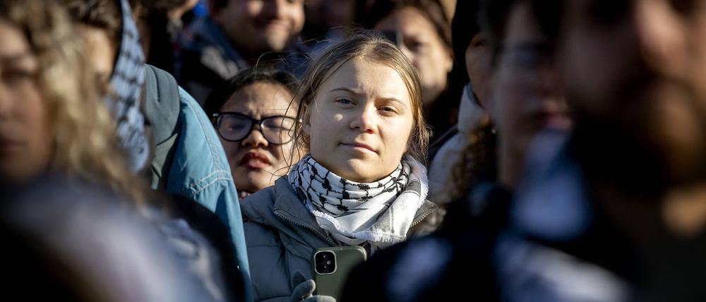Aktivistin Greta Thunberg während einer Demonstration in Solidarität mit Palästina vor dem Internationalen Gerichtshof in Den Haag.