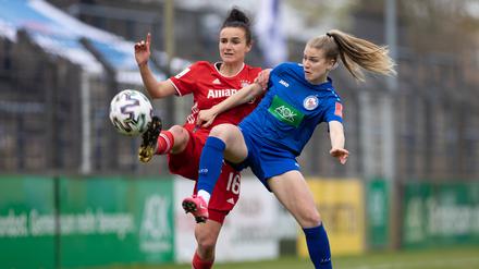Bayerns Lina Magull (li.) erzielte das 2:0 gegen Turbine Potsdam.