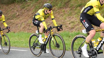 Tour-de-France-Champion Jonas Vingegaard war in einen dramatischen Sturz verwickelt worden.