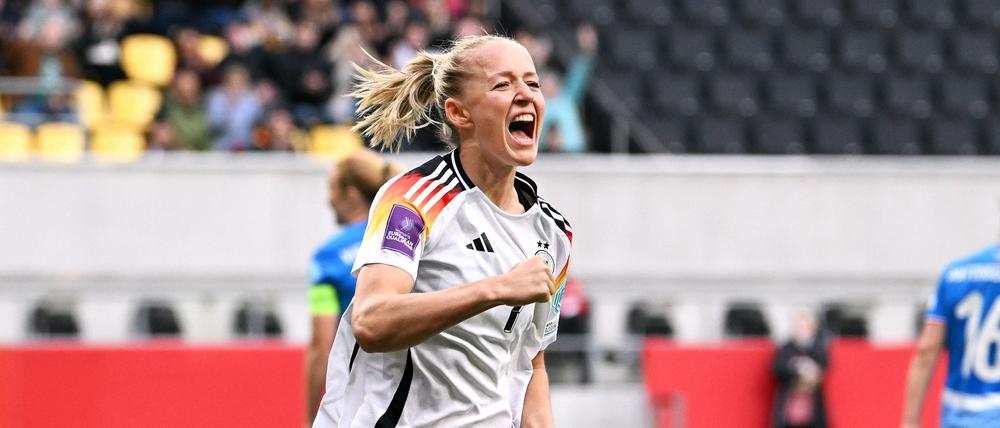Lea Schüller erzielte zwei Tore per Kopf.