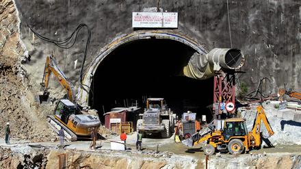 Der im Bau befindliche Autobahntunnel war am 12. November nach einem Erdrutsch teilweise eingestürzt. 
