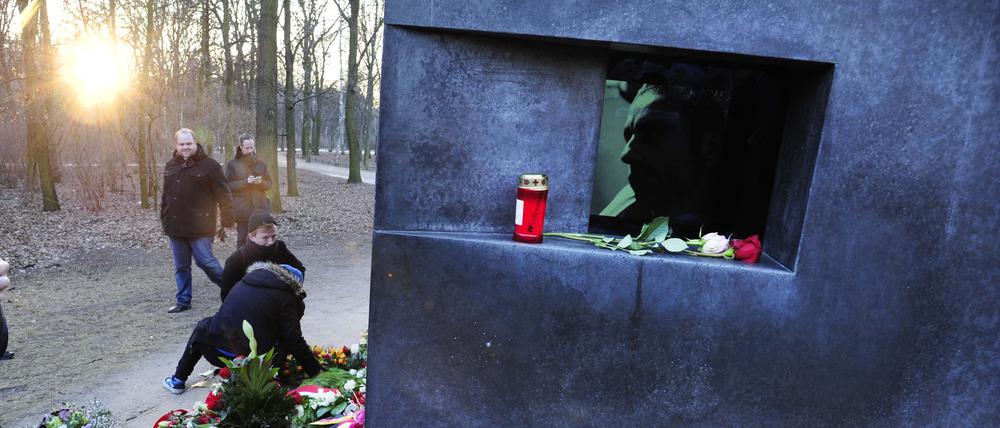 Das Denkmal für die in der NS-Zeit verfolgten Homosexuellen im Berliner Tiergarten. Die Verfolgung ging in der Bundesrepublik weiter.