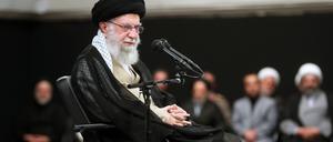 Ajatollah Ali Chamenei ist seit Jahrzehnten der mächtigste Mann der Islamischen Republik.