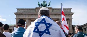 Pro-israelische Kundgebung am Brandenburger Tor nach dem Terrorangriff der Hamas. 