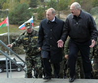 Alexander Lukaschenko und Wladimir Putin bei einer Miltärübung 2013. Das Verhältnis der beiden hat sich deutlich verschlechtert. Foto: imago images/ITAR-TASS