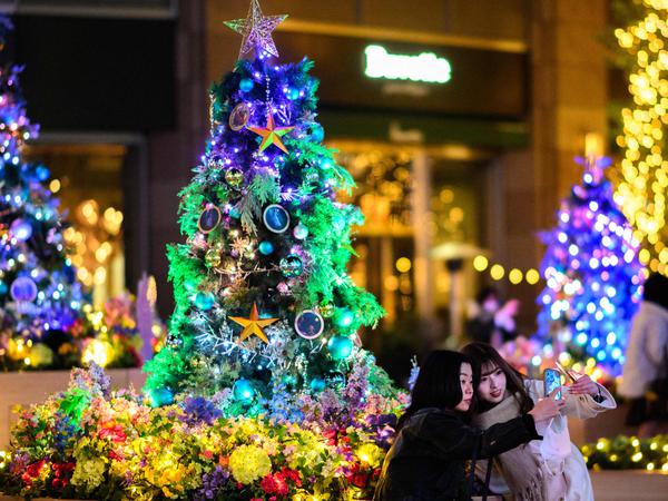 In Japan hat Weihnachten für die meisten keine religiöse Bedeutung – dekoriert werden die Straßen trotzdem.