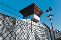 JVA Tegel. Corona macht auch vor Gefängnismauern nicht Halt. Foto: Paul Zinken/dpa