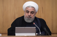 Hassan Ruhani, Präsident des Iran, bei einer Kabinettssitzung leitet. Foto: -/Iranian Presidency /dpa