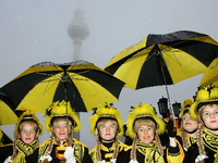 Ein Bild aus dem Straßenumzug beim diesjährigen Karneval der Kulturen. Foto: REUTERS/Hannibal Hanschke