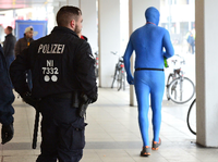 Der Karneval in Braunschweig stand im Februar verganenen Jahres schon unter verstärkter Polizeibeobachtung wegen Terrorgefahr. Dieses Jahr stand der Kölner Karneval fast auf der Kippe. Foto: dpa