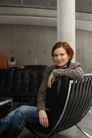 Katja Foos, die neue Designerin von Marc Cain und die Schauspielerin Jessica Schwarz. Foto: promo