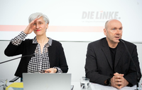 Die bisherigen Fraktionsvorsitzenden Carola Bluhm und Udo Wolf bei einer Klausurtagung der Linken im März 2020 in Potsdam. Foto: Soeren Stache/dpa-Zentralbild/dpa 