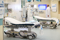 Ein Covid-19-Patient wird auf einer Intensivstation einer Klinik in Göteborg behandelt. Foto: Imago Images/TT