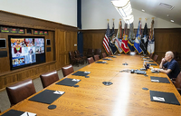 Aus sicherer Distanz. US-Präsident Joe Biden informiert sich in Camp David über die Lage in Afghanistan. Foto: The White House/via AP/dpa