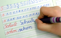Berlins Schüler tun sich schwer, wenn es um das Schreiben geht. dpa