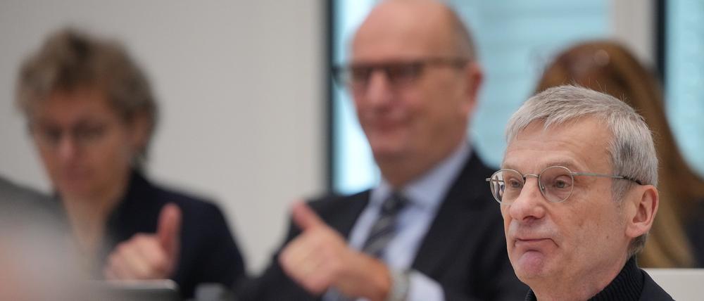 AfD-Fraktionschef Hans-Christoph Berndt (vorn) droht mit einem neuen Untersuchungsausschuss.