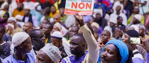 „Nein“ zur Verfassungsänderung, mit der Malis Präsident seine Macht weiter ausbauen will. Die Wahlbeteiligung lag bei nur 38 Prozent.