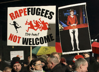 Kundgebung von Legida am Montagabend in Leipzig. Auch Pegida hatte zum einjährigen Geburtstag ihres Ablegers in die Messestadt mobilisiert. Foto: Fabrizio Bensch/Reuters