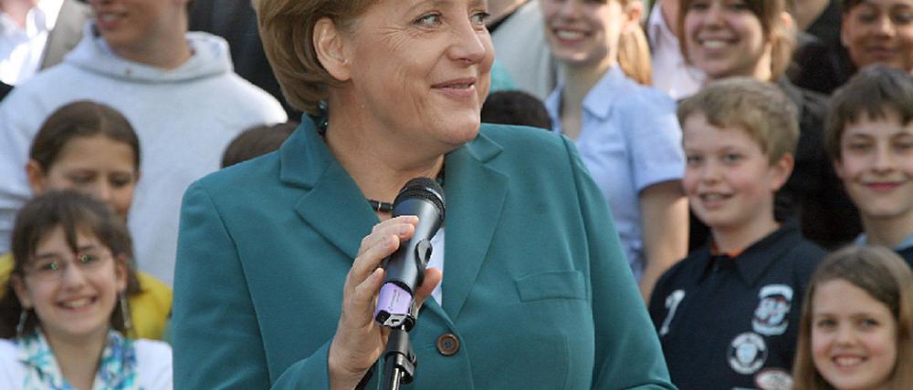 Merkel besucht Schule zum EU-Projekttag