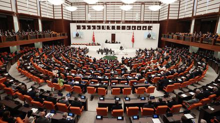 Fünf deutsche Staatsbürger sitzen als Abgeordnete in Ankara.