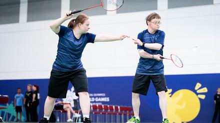 Stepan Syniukov and Anna Sapon starten für die Ukraine im Badminton.