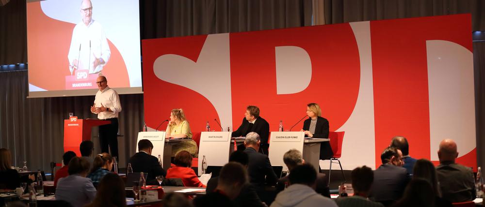 Brandenburger SPD-Parteitag in Schönefeld 