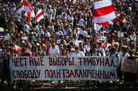 Etwa 100.000 Menschen sollen sich an der Demonstration in Minsk beteiligt haben. Foto: imago images/ITAR-TASS