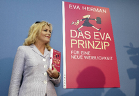 Eva Herman bei der Vorstellung ihres Buches "Das Eva Prinzip". Foto: imago images/Rainer Unkel