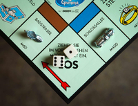 Bei „Ms. Monopoly“ bekommen Frauen mehr Geld als Männer, wenn sie über „Los“ ziehen. Foto: imago/Sven Ellger