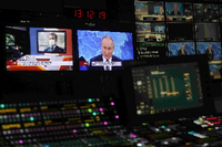 Ein Studio des Senders RT während einer Putin-Pressekonferenz. Foto: Imago Images/Itar-Tass/ Alexander Shcherbak