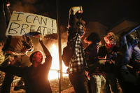 Trauer und Proteste dauern an in Minneapolis. Foto: Jerry Holt/Star Tribune/AP/dpa