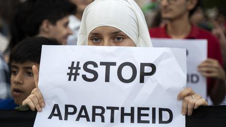 Auf vielen Demonstrationen zum Gaza-Krieg, hier im spanischen Valencia, wird Israel eine Politik der Apartheid gegen Palästinenser vorgeworfen.