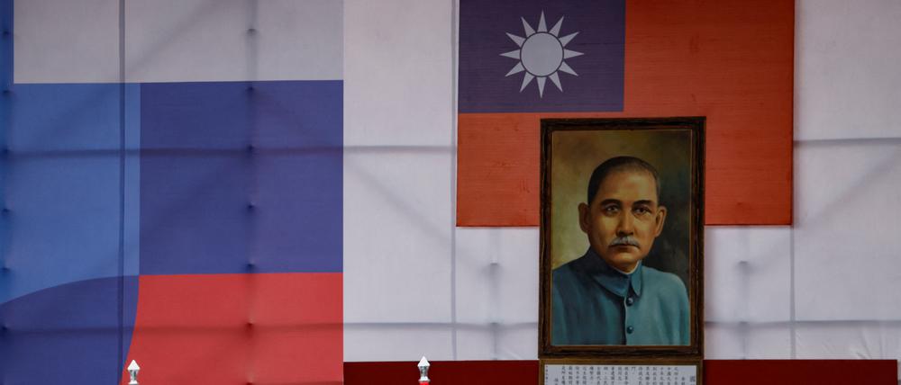 Taiwan's President Tsai Ing-wen speaks next to a portrait of Sun Yat-sen, the founding father of the Republic of China, during the National Day celebration ceremony in Taipei, Taiwan October 10, 2023. REUTERS/Carlos Garcia Rawlins
