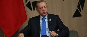 11.07.2023, Litauen, Vilnius: Recep Tayyip Erdogan, Präsident der Türkei, sitzt beim Nato-Gipfel in Litauen. Foto: Paul Ellis/PA Wire/dpa +++ dpa-Bildfunk +++