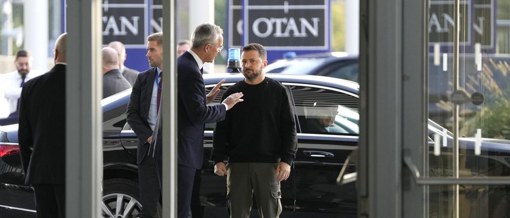 Selenskyj trifft im Nato-Hauptquartier in Brüssel ein: Man sei in der letzten Phase des Krieges.