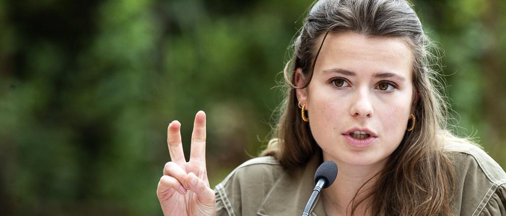 Die Klimaaktivistin Luisa Neubauer hat sich im Namen von Fridays for Future Deutschland klar von israelfeindlichen Äußerungen auf dem internationalen Account der Organisation distanziert.