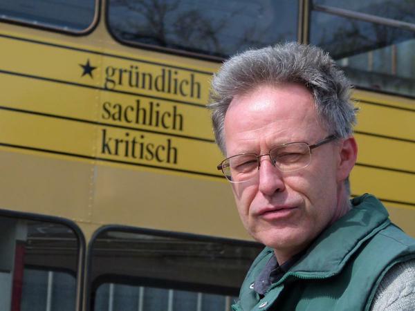 Stefan Freytag von Traditionsbus Berlin fordert mehr Busse auf der Linie 218: Jeden Tag fährt auch ein historischer Bus auf der Ausflugslinie.