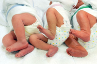 Neugeborene auf einer Wöchnerinnenstation. Foto: picture alliance / Waltraud Grubitzsch/dpa-Zentralbild/dpa